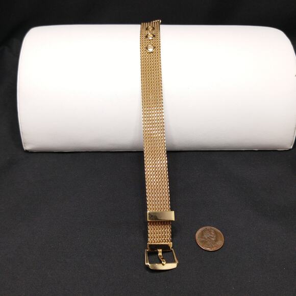 Vintage Avon Mesh Bracelet, Belt Buckle Style, 1970s, Gold Tone - Picture 10 of 10